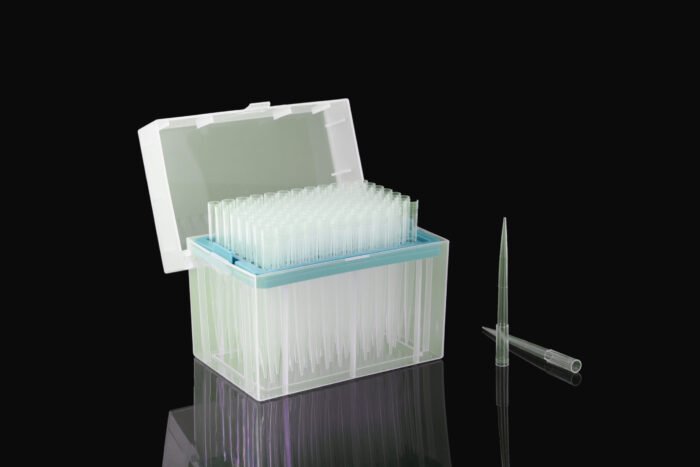 1250ul Pipette Tips, Clear, Racked, Sterile, 96/rack, 10 racks/pk, 50 racks/cs - Image 1
