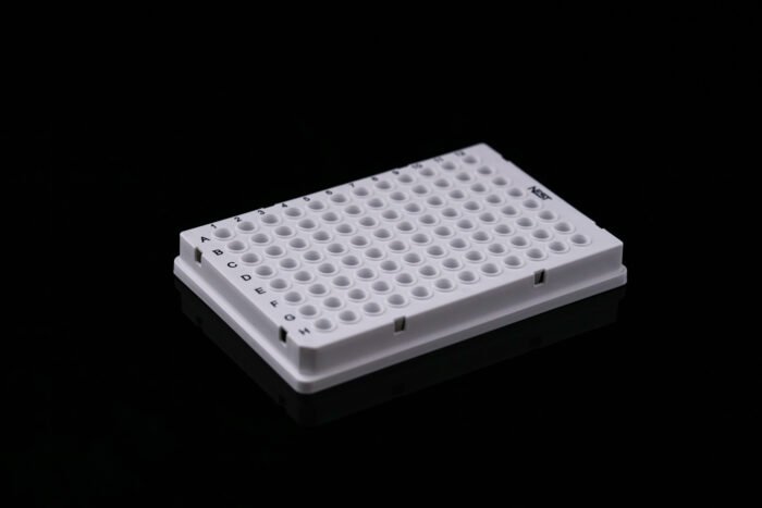 0.1 mL 96 Well PCR Plate, Full Skirt, White, H1 Notch, 5/bag, 25/pk, 100/cs - Image 1