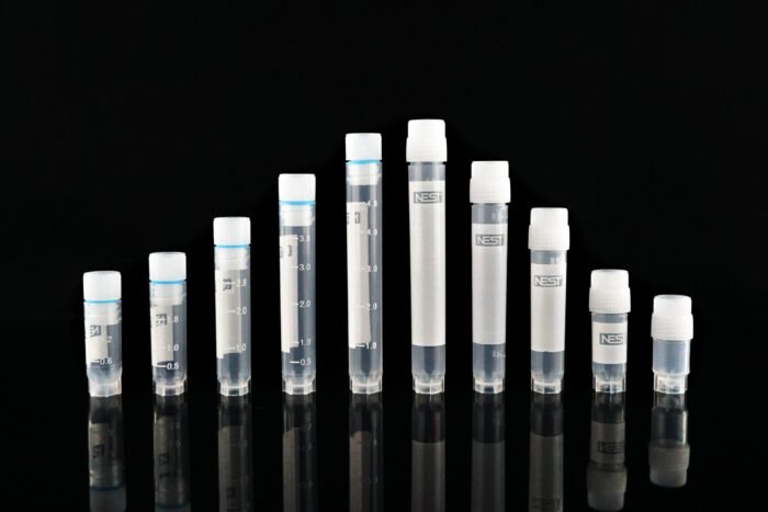 2.0ml Cryogenic Vial, Self-Standing, External Thread, sterile 50/pk, 500/box, 2000/cs - Image 1