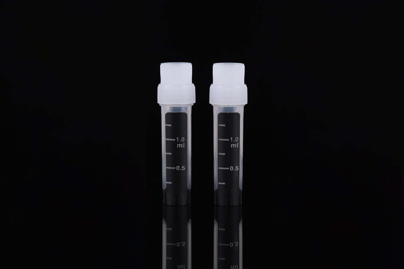 627001-scaled-1.jpg 3D Barcode 1.8 mL Cryogenic Vial, Self-Standing, External Thread, 50/pk, 2000cs - Image 1