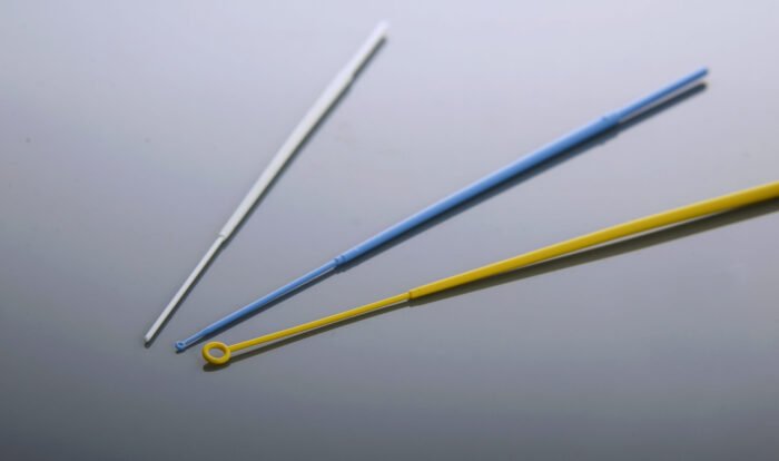 Inoculating Needle, White, Individually Wrapped, sterile 400/pk, 4000/cs - Image 1