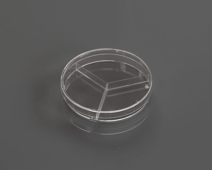 100 x 15 mm Petri Dish, Y-Plate (3-section), stackable, sterile, 20/pk, 500/cs - Image 1