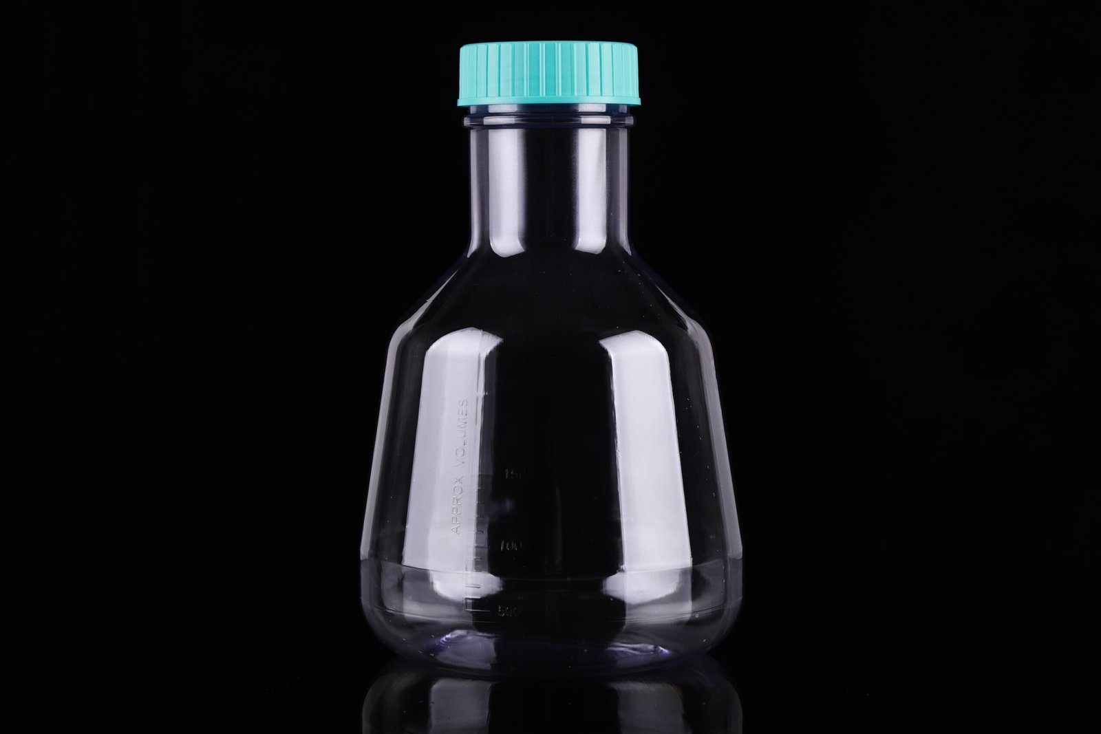786111-scaled-1.jpg 3L PC High Efficient Erlenmeyer Flasks, Flat Base, Vent Filter Cap, Sterile, 1/pk, 4/cs - Image 1