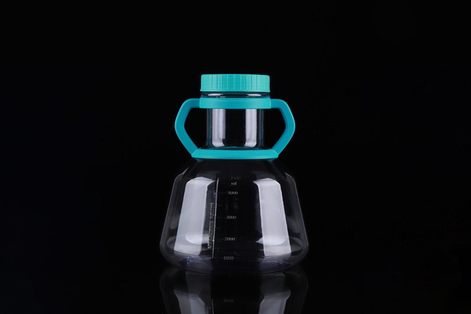 787011-scaled-1.jpg 5L PC High Efficient Erlenmeyer Flasks, Flat Base, Vent Filter Cap, Sterile, 1/pk, 4/cs - Image 1