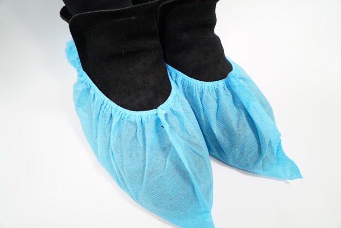 Disposable PP non-woven shoe covers, 100/pk, 500/cs - Image 1